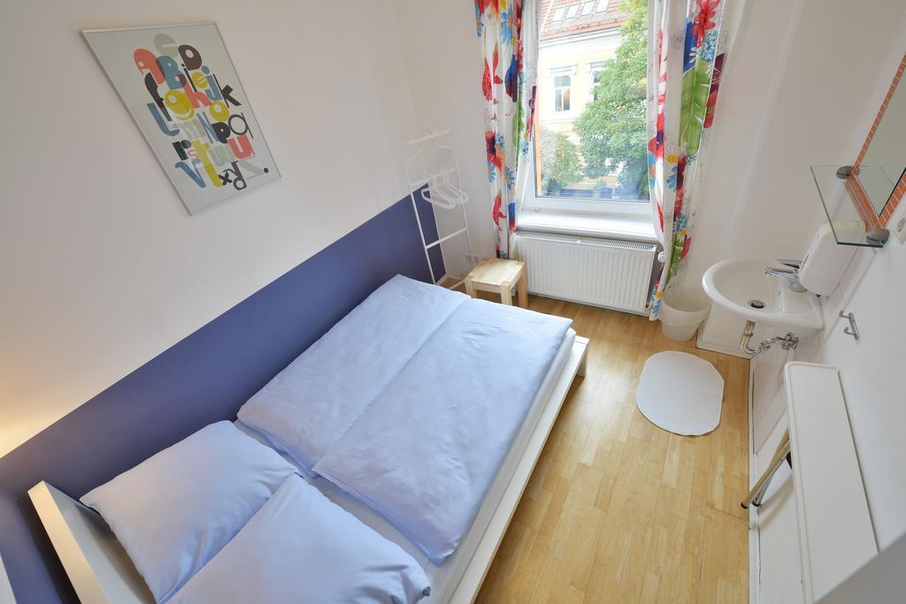 Townside Hostel BRE Room photo